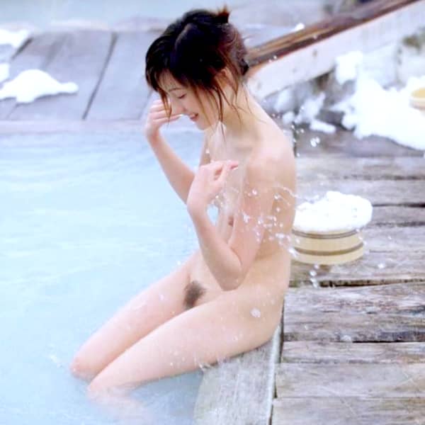 【場所】生まれたままの姿で露天風呂で暖まる美女の画像－第１弾のサムネイル画像