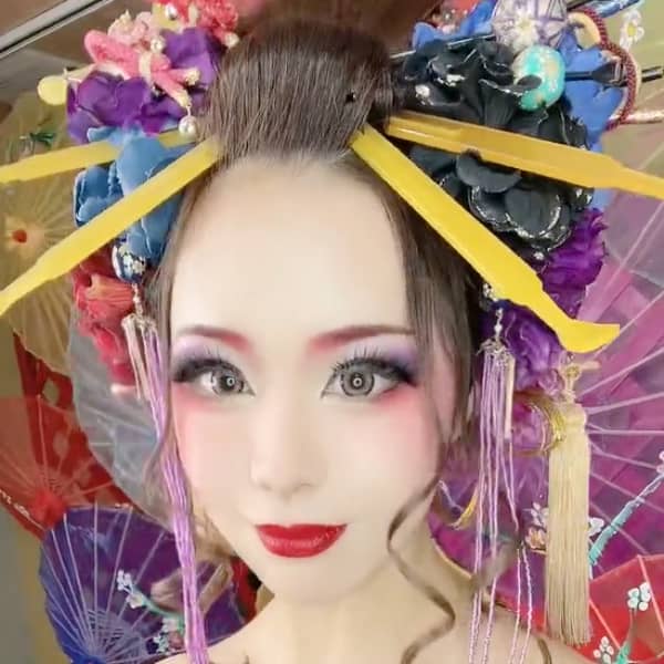 【服装】ギラギラと眩しく飾り立てた花魁コスプレの動画－第１弾のサムネイル画像