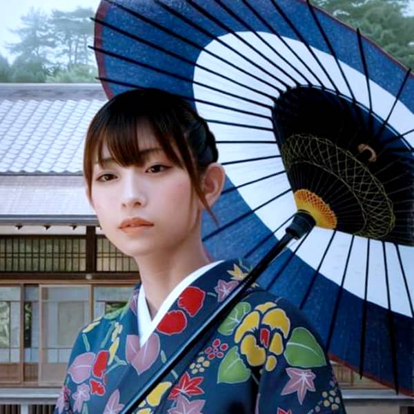 【服装】日本の伝統を重んじつつも因われない着物の画像－第２弾のサムネイル画像