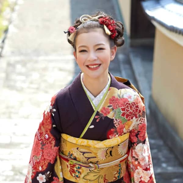 【服装】日本の伝統を重んじつつも因われない着物の画像－第３弾のサムネイル画像